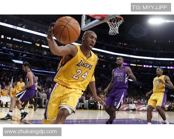 科比虽不在场馆,但各地篮球迷仍在缅怀